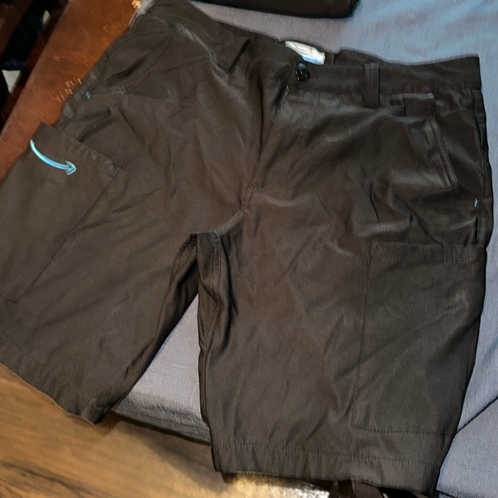 Amazon Delivery Shorts Men’s L